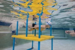 PLATEFORME D'ENSEIGNEMENT DE NATATION FINIS (1.20 X 1.10M) -Boutique Finis 1.05.107 image usage 1.2m 13 1